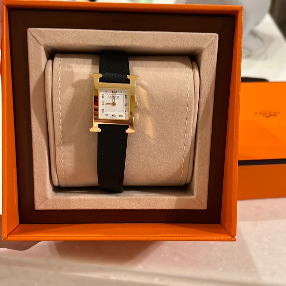 BIG SALES! 💥💥 Authentic Hermes H watch 25mm